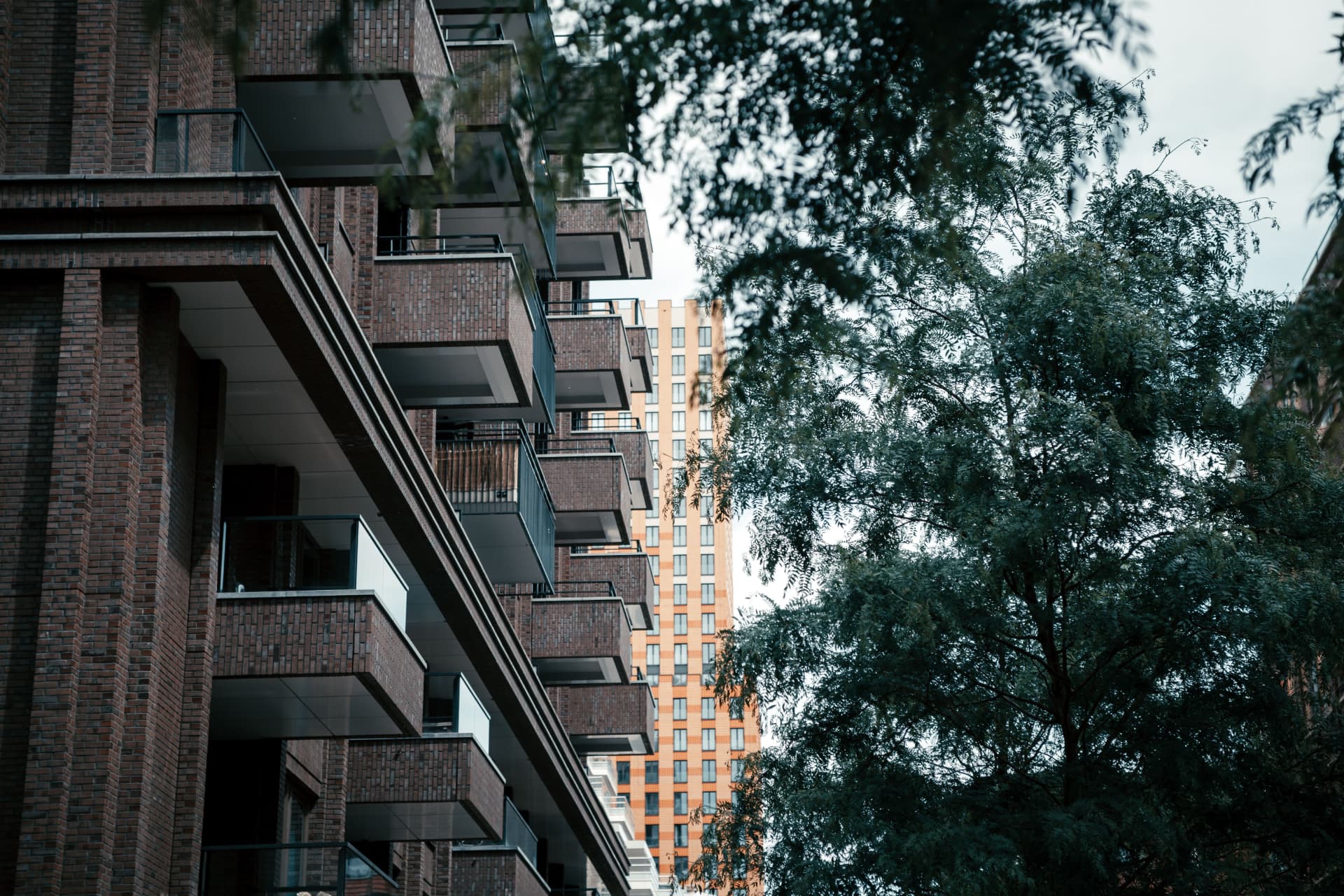 Residentieel woongebouw met balkons